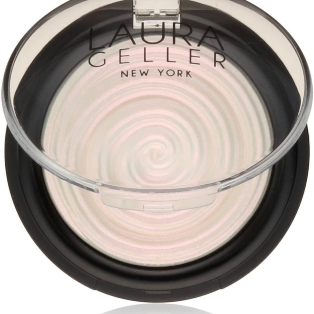 Laura Geller Baked Gelato Swirl Illuminator Highlighter in Diamond Dust.